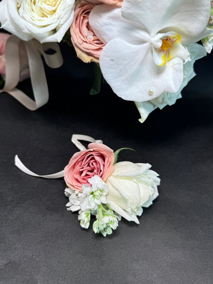 Soft Blush | Boutonnière